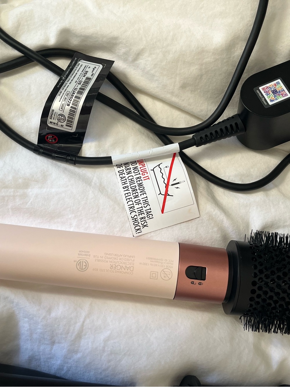 Dyson Airwrap i.d. Multi-styler and dryer Straight+Wavy Ceramic Pink/Rose Gold) - Picture 4 of 8